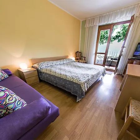 Bed & Breakfast Sobe Andrejina
